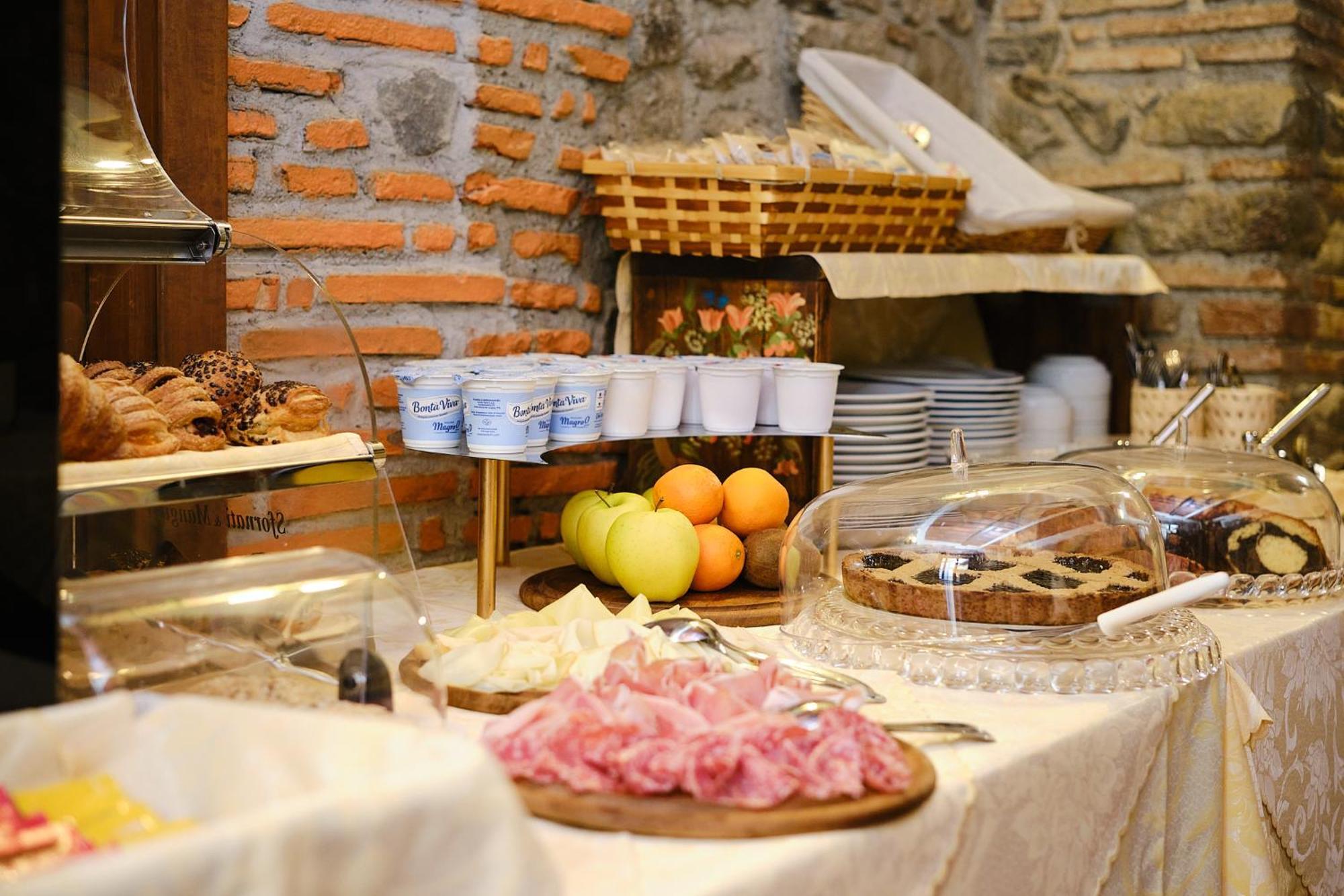 Albergo Della Posta Bracciano  Bagian luar foto